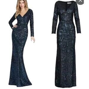 Mac Duggal Long Sleeved Sequined Gown Size 8 Midnight Blue V-Neck Sweeping hem
